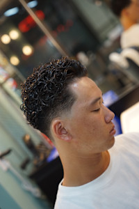 テーパーフェード×パーマスタイル - TIGHT SWAG BARBERWORKS掲載