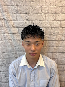 緩めアイロンパーマ×スキンフェード - 銀座マツナガ 新宿パークタワー店掲載