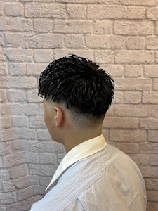 緩めアイロンパーマ×スキンフェード - 銀座マツナガ 新宿パークタワー店掲載