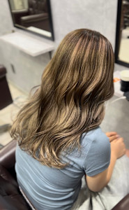 アンブレラカラー×ミルクティー×ブラウン - GLADGE池袋/ダブルカラー/ブリーチ掲載