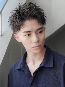 スーツ短髪ツーブロック束感モテる黒髪シークレットパーマ流行 - ～ing deux掲載