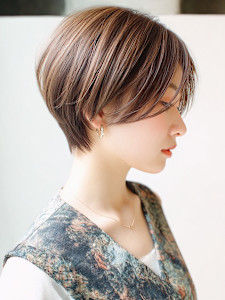 大人ショートボブ ひし形 アッシュブラウン 透明感カラー - abilita 警固掲載