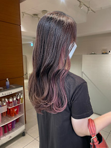20代/30代インナーカラー/ピンクカラー/ロングレイヤー - YuGO HAIR 勝どき店掲載