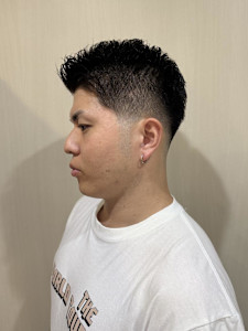 かき上げバング束感フェードショート - グレイスフルバーバー プラチナム掲載