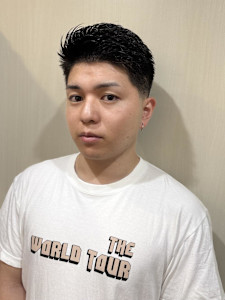 かき上げバング束感フェードショート - グレイスフルバーバー プラチナム掲載