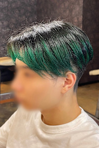 黒髪に映える！個性派ディープグリーンで印象チェンジ！