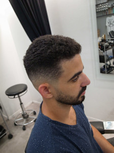 ミドルスキンフェードアイロンパーマバーバー/渋谷 - INTRO . by Fi-Ne 渋谷【イントロ バイ フィーネ シブヤ】掲載