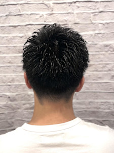 ツーブロック束感ショートアップバング - グレイスフルバーバー プラチナム掲載