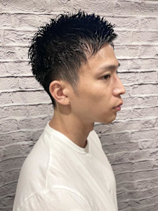 ツーブロック束感ショートアップバング - グレイスフルバーバー プラチナム掲載