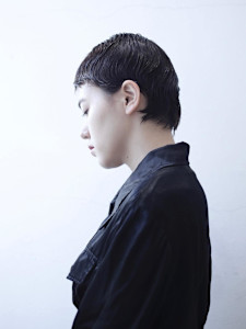 くびれヘアアプリコットオレンジ夏ハイライトカラー黒髪ショート - KOKO 本八幡掲載