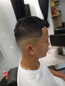 バーバークロップスキンフェードラインアート/渋谷 - INTRO . by Fi-Ne 渋谷【イントロ バイ フィーネ シブヤ】掲載