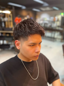 １０代２０代３０代【ソフトツイスト2ブロックショート】 - メンズサロン West Side Cut Club　 メンズカット/メンズパーマ/眉毛掲載