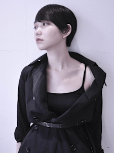 くびれヘアアプリコットオレンジ夏ハイライトカラー黒髪ショート - KOKO 本八幡掲載