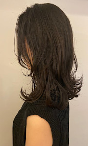 +ONE　カーキグレージュ×くびれレイヤー - +ONE掲載