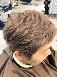【ヘアジュレドゥ 杉下】ショートヘアの白髪ボカシ