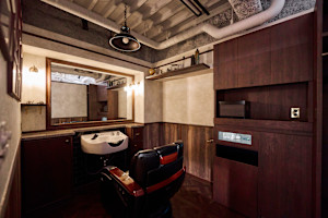 LAVIE NEW STANDARD BARBER HANARE 新宿(ラヴィ ニュースタンダードバーバー ハナレ シンジュク)