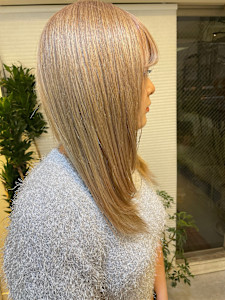 ムラのないミルクティーベージュ - Sancha Salon掲載
