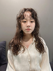 【田中結】ロングウェーブパーマ - NERO FUTAKOTAMAGAWA掲載