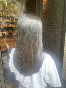 暗くても透けるくすみカラー - 半個室型美容室 Sourire 博多店掲載