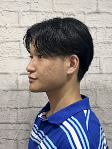 ナチュラルセンターパートスタイル  - グレイスフルバーバー プラチナム掲載