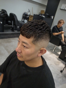 バーバークロップアイロンパーマスキンフェード/渋谷 - INTRO . by Fi-Ne 渋谷【イントロ バイ フィーネ シブヤ】掲載