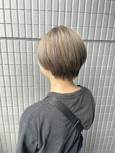 ハイトーンショート/グレージュ/ベージュカラー - AO。掲載