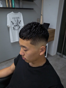 バーバークロップアイロンパーマミドルスキンフェード - INTRO . by Fi-Ne 渋谷【イントロ バイ フィーネ シブヤ】掲載