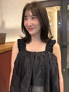 アッシュブラウン 顔周りカット くびれヘア 前髪カット  - atelier.神戸三宮店【アトリエ】掲載