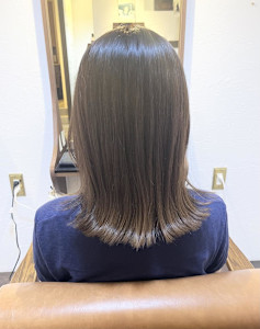 20代30代　ミデイアムストレート - 半個室型美容室 Sourire 赤坂店掲載