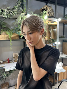 フェザーウルフ×ホワイトベージュ