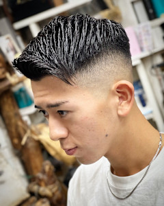 フェザーアップ - MARLEY'S BAR BER 本店掲載