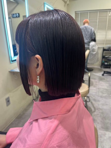 切りっぱなしボブ/縮毛矯正/ワインレッドカラー - amble luxe 池袋【アンブル リュクス】掲載