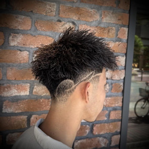 【ツイストジェットフェード】（ラインアート） - Love&Hair Breit 関目掲載