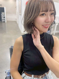 軽めのレイヤーボブ/ミルクティーベージュ/大人ヘア - EDAME掲載