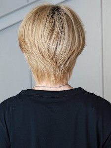 ハイトーンベージュ ブリーチ マッシュショート 韓国ヘア