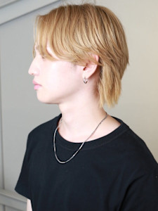 ブリーチ 抜きっぱなしブロンド センターパート 韓国ヘア