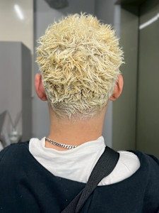 ブリーチ ハイトーン ドリルパーマ ベリーショートパーマ