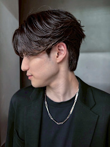 韓国マッシュフェザーパーマブルーブラック_ba554401 - IT by ALBUM 松戸店【アイティー バイ アルバム】掲載