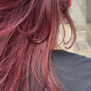 ロング　ブリーチ　ピンクレッド　姫カット　推しカラー