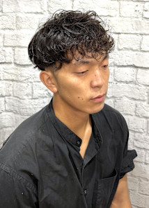 朝のセットが楽になるクセ毛風パーマ！ - グレイスフルバーバー プラチナム掲載