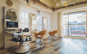unpeu hair 西京極店(アンプヘアーニシキョウゴクテン)