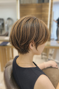 【小田急相模原】白髪ぼかしで魅せるショート - LOHAS by KENJE掲載