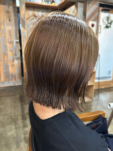 丸くならないハッシュボブ×モーヴピング - enne  hair&organic掲載