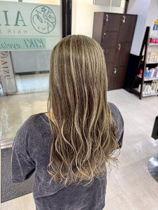 ハイライトカラー - AIZU本厚木 白髪ぼかし ハイライト バレイヤージュ 髪質改善掲載