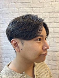 クセのない髪に"自然なクセ"で、ノーセットでも扱いやすく - 銀座マツナガ 新宿パークタワー店掲載