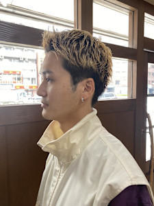 スパイキーショート - YoLo.【ヨロ】掲載