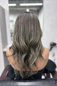 透明感グレージュ×3Dハイライト