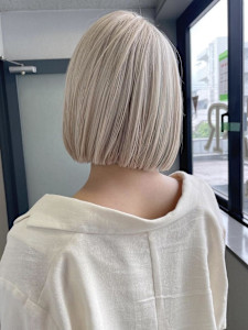 ホワイトブロンド/ホワイトシルバー/アッシュブロンド - Lille by artina 橋本2号店掲載