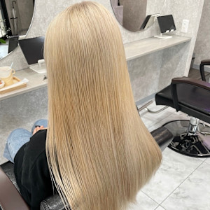 ブロンドベージュ - kamiiro ハイトーン/ブリーチ/ダブルカラー/髪質改善掲載