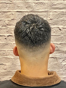 癖毛を活かすフェードスタイル - 銀座マツナガ 新宿野村ビル店掲載